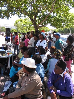 Crowd listens to the gospel in Grahamstown