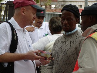 Sharing with E-Cubes on the street